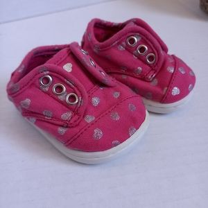 Tiny baby toms pink with silver hearts baby shoes canvas size 2 magenta velcro